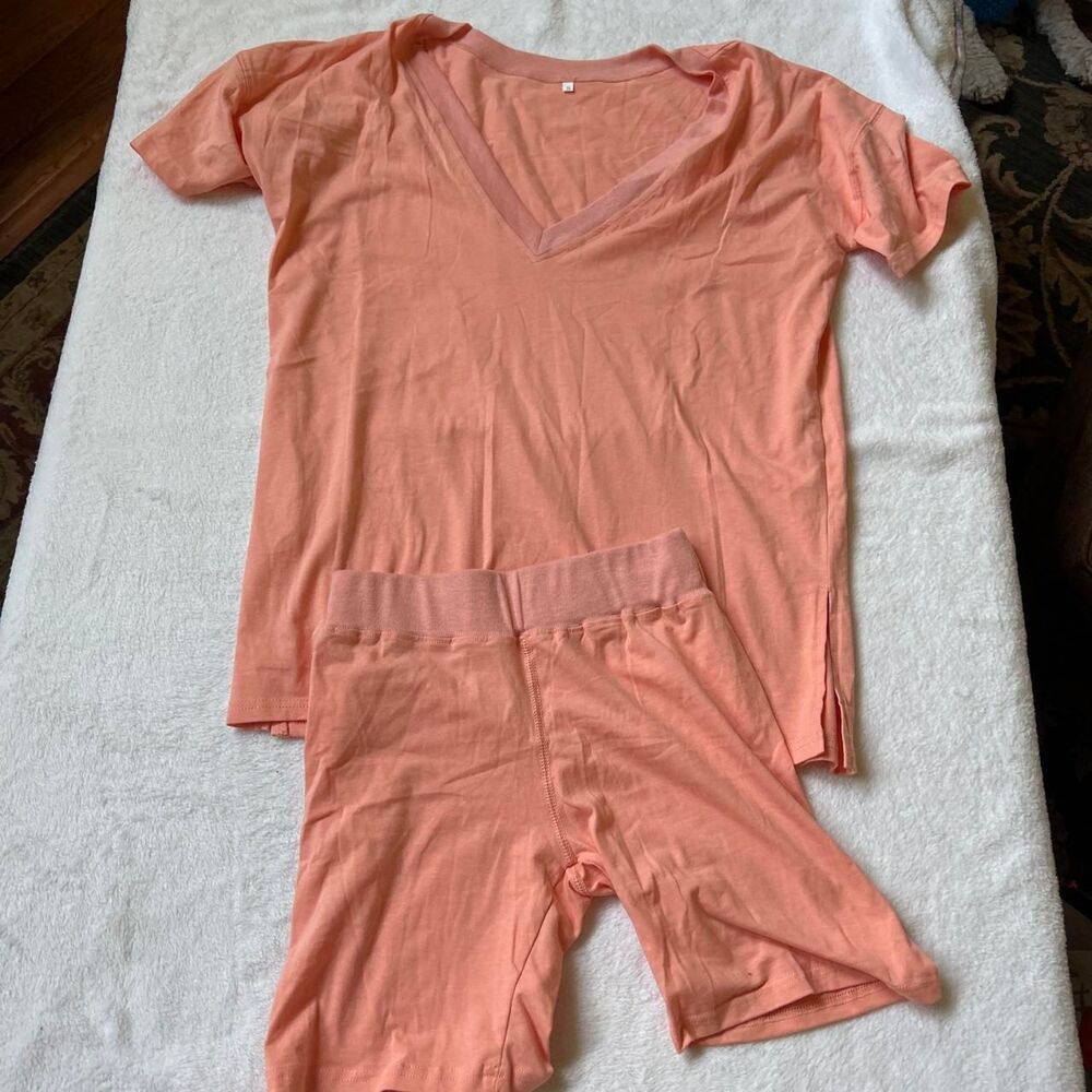 Orange peach lounge set v neck t shirt tee shorts women's small artsy sleepwear